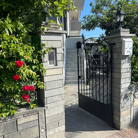 Egee בית הארחה Néa Péramos