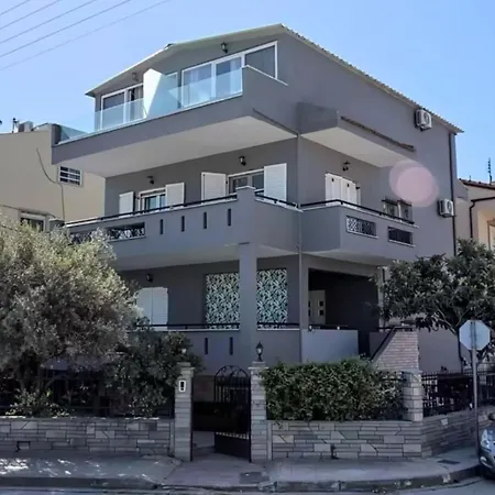 Egee בית הארחה Néa Péramos