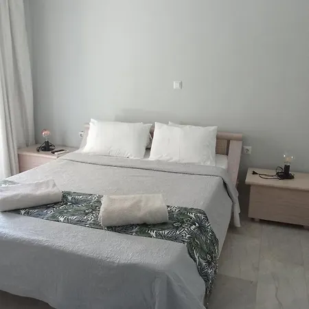 Egee Apartament *