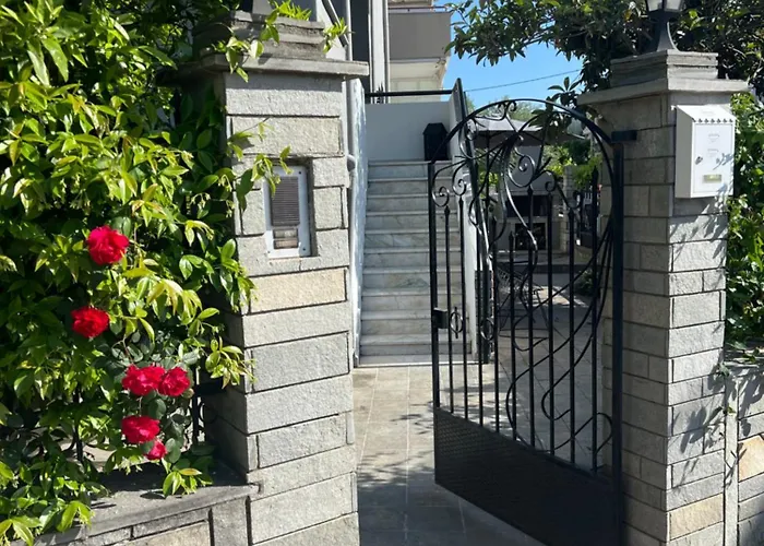 Egee Pensiune Néa Péramos